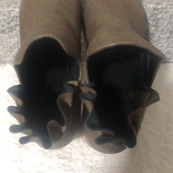 Unbranded Chunky Heel Cutout Ankle Booties Size 39 or 8 1/2 - Picture 5 of 6